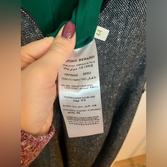 LIKE NEW ANTONIO BERARDI WOOL DRESS - Picture 4 of 4